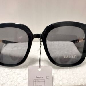 SUNGLASSES